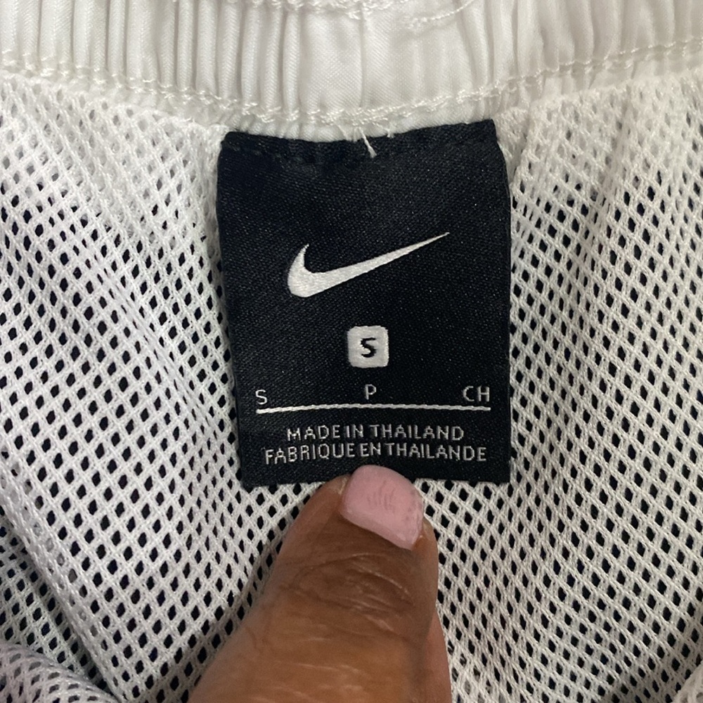 Nike throwback men’s Athletic Shorts with Swoosh sz small black white cv1829-010 - Picture 3 of 10